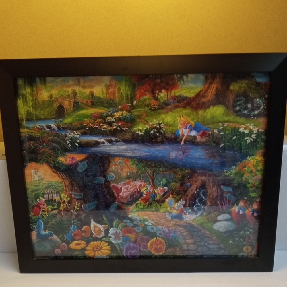 Disney's Alice in Wonderland Thomas Kinkade Puzzle Framed 14×18